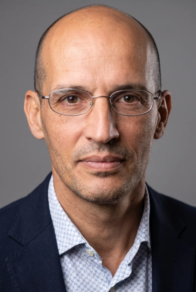 AI-generated portrait of Professor Luigi Fontana, keynote speaker